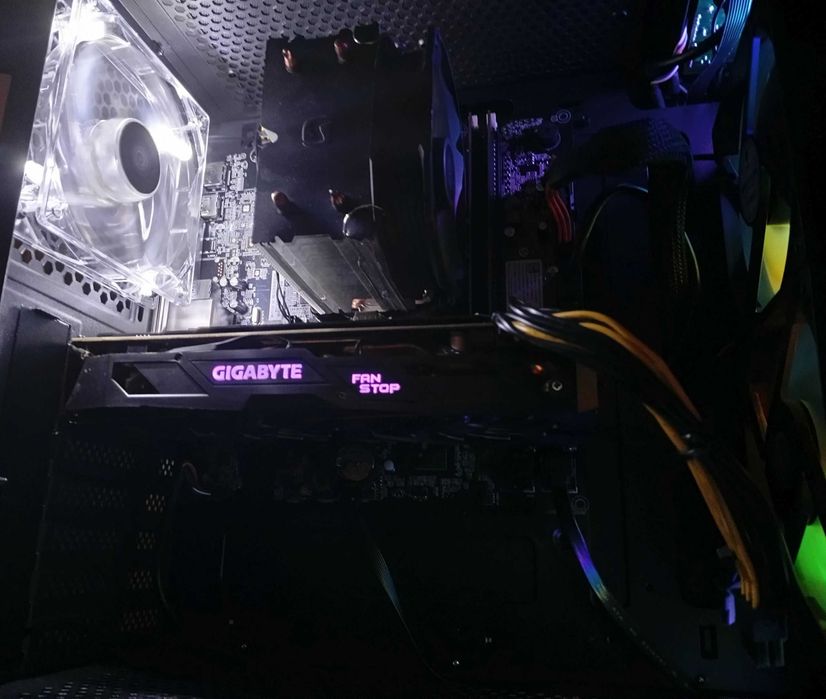 do GIER: i5 - 10400f -6-rdzeni, Radeon 8 GB, 16GB DDR4 dual, m.2. NVMe