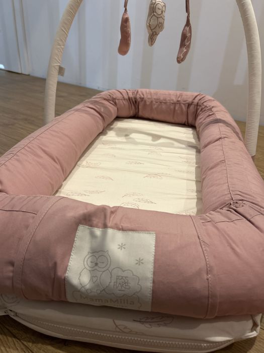 Kokon Babynest Dusty Dark Rose + pałąk | Premium | Jak nowy