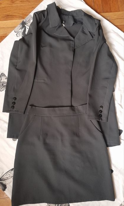 Сукні, костюми, платтячка жіночі