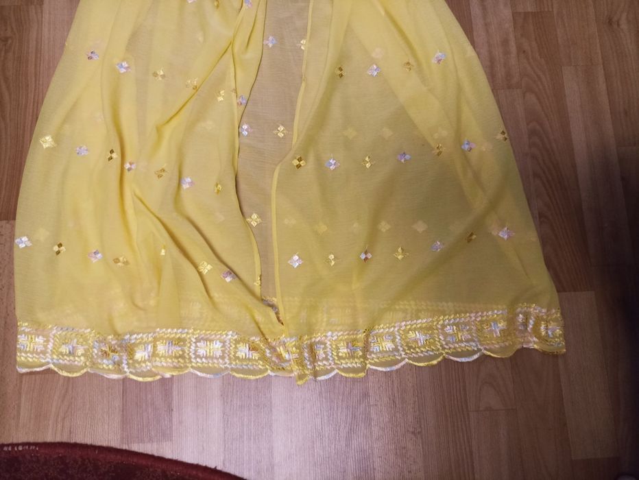 Накидка шифонова  з  вишивкою+обруч від 5-9 років