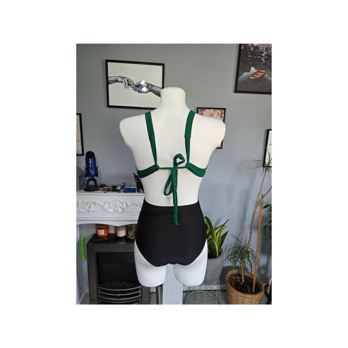 Strój kąpielowy jednoczęścciowy zielono-czarny Rozmiar L