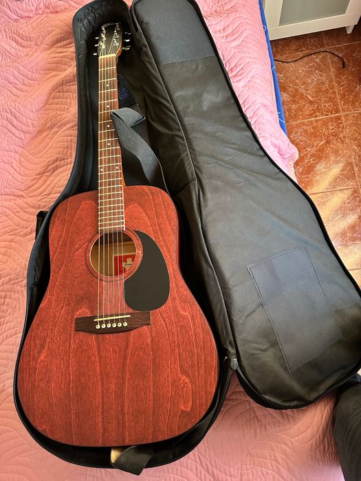 Guitarra acústica ‘Norman B15 Burgundy’ Made in Canada