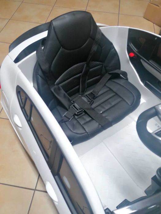 Samochód MERCEDES GLC63s 4x4 biały na akumulator dla dzieci