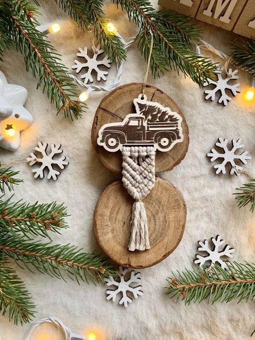 Świąteczne zawieszki na choinkę bombki makrama