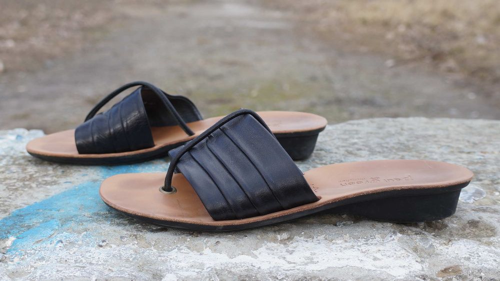 Босоніжки, шльопки, в'этнамки Paul Green