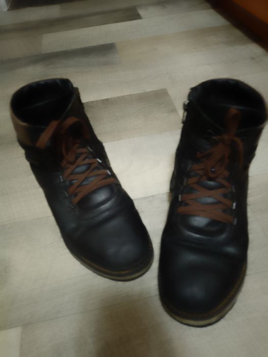 Продам черевики берци