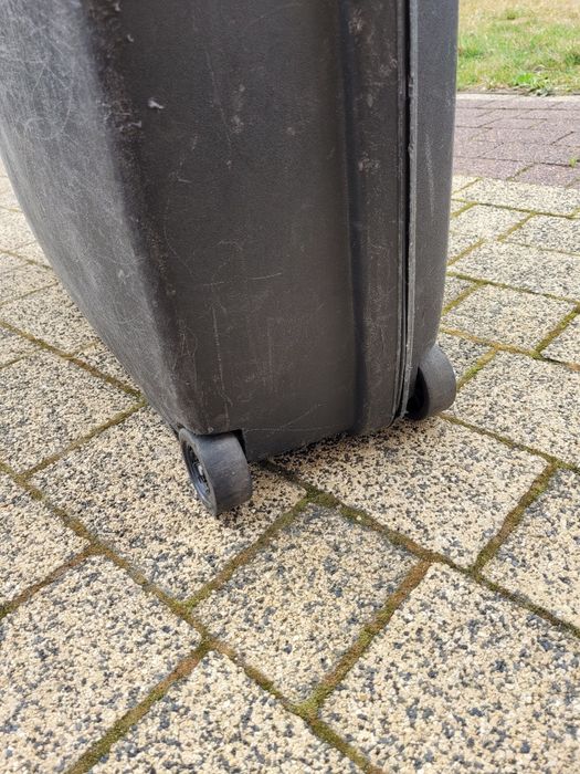 Duża walizka podróżna Samsonite tzw. Ostryga
