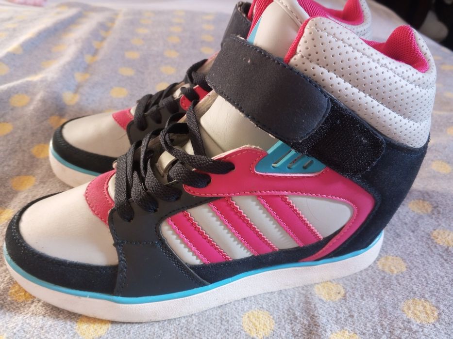 Снікерси адідас 40 розмір