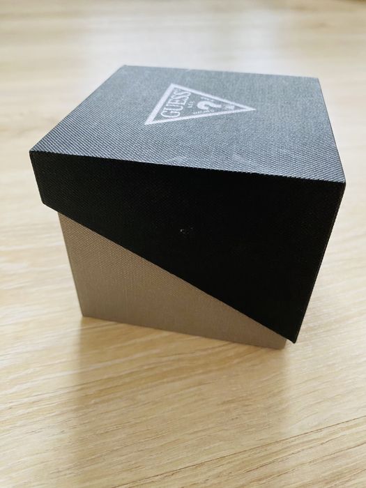 Relógio preto da marca GUESS novo