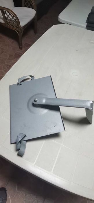 Suporte T V rotativo como novo
