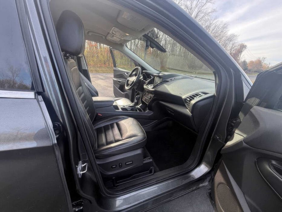 Ford Escape Titanium      2017