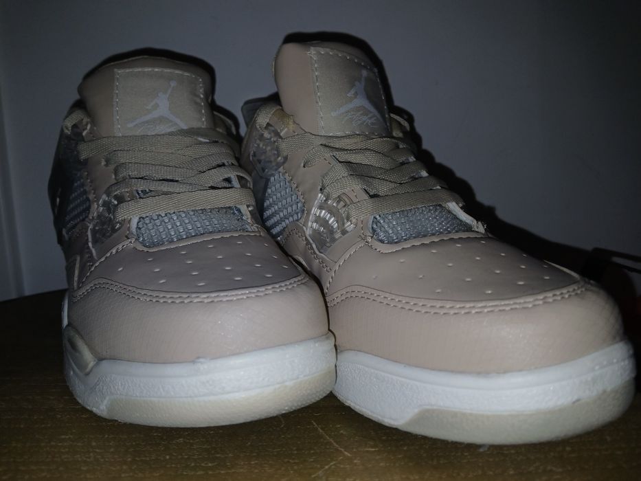 Jordan 4.       .