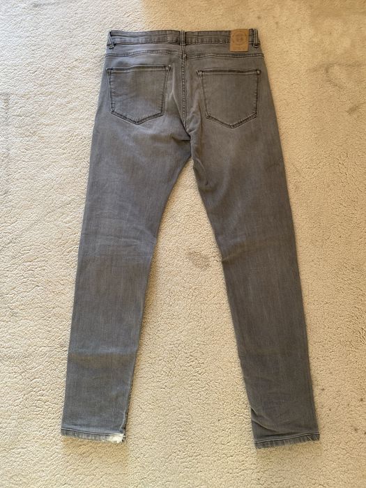 Calcas skinny cinzentas
