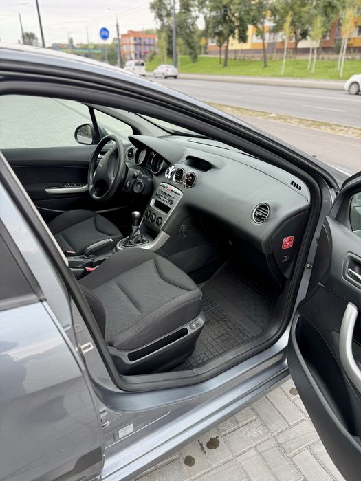 Продам офіційний Peugeot 308