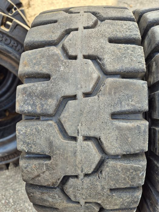 Opony pełne 16x6-8  150/75-8