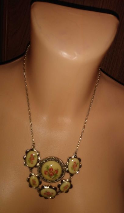 Zestaw naszyjników, korale, naszyjniki
