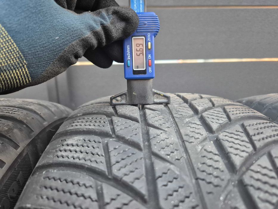 Bridgestone Blizzak LM001 225/50r17 Blizzak LM001 N3935