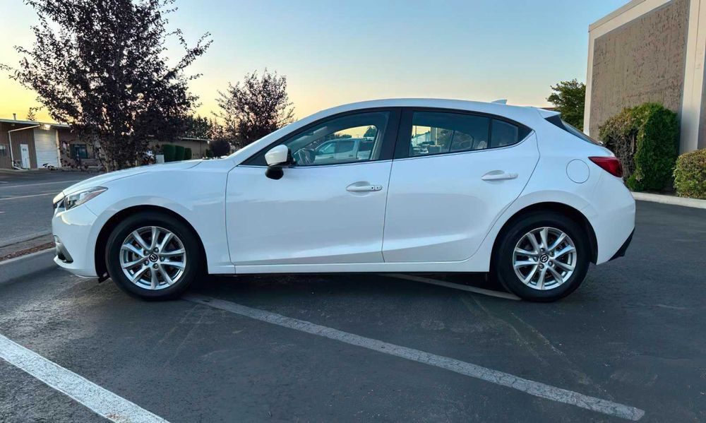 Mazda 3      2016