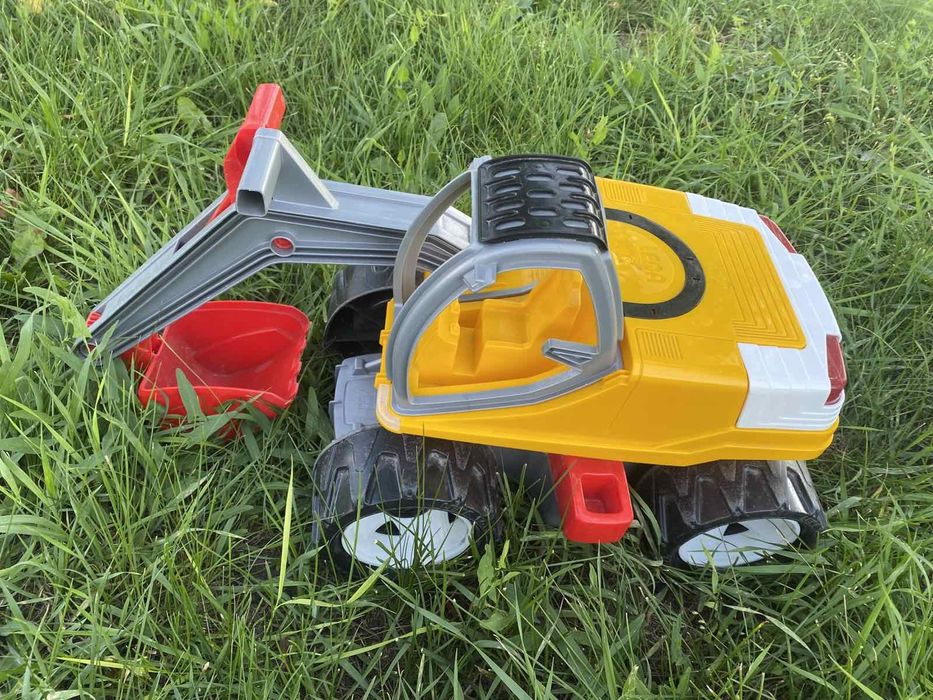 Экскаватор большой Lena