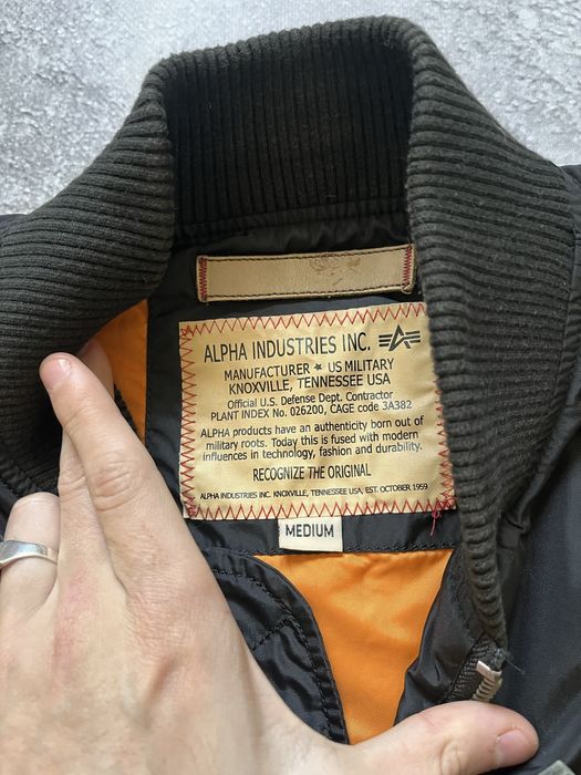 Чорний Бомбер від Alpha Industries — zdjęcie 4