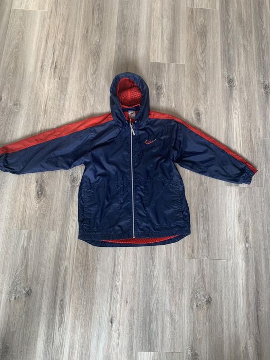 Куртка Найк             .
