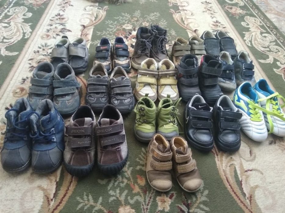 Кросовки Адідас розмір 32 гарний стан не потерті шкіра