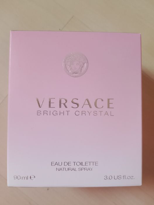 Puste pudełko po versace