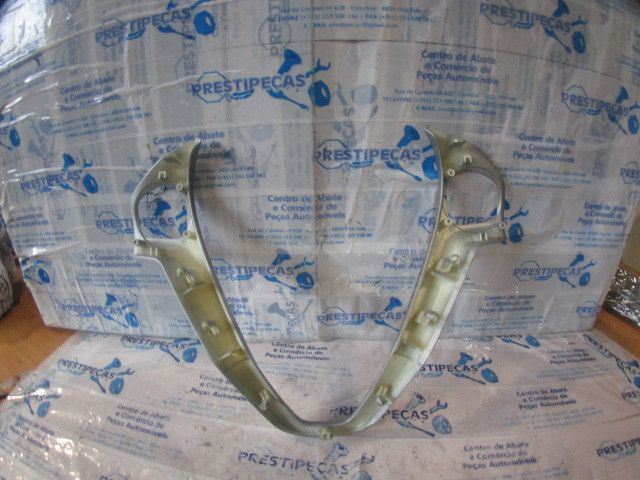Blindagem da coluna de direção / plásticos do volante FORD Fiesta VI (