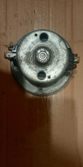 Двигуни мотори до пилосмока, пилососа  є різні питайте пишіть