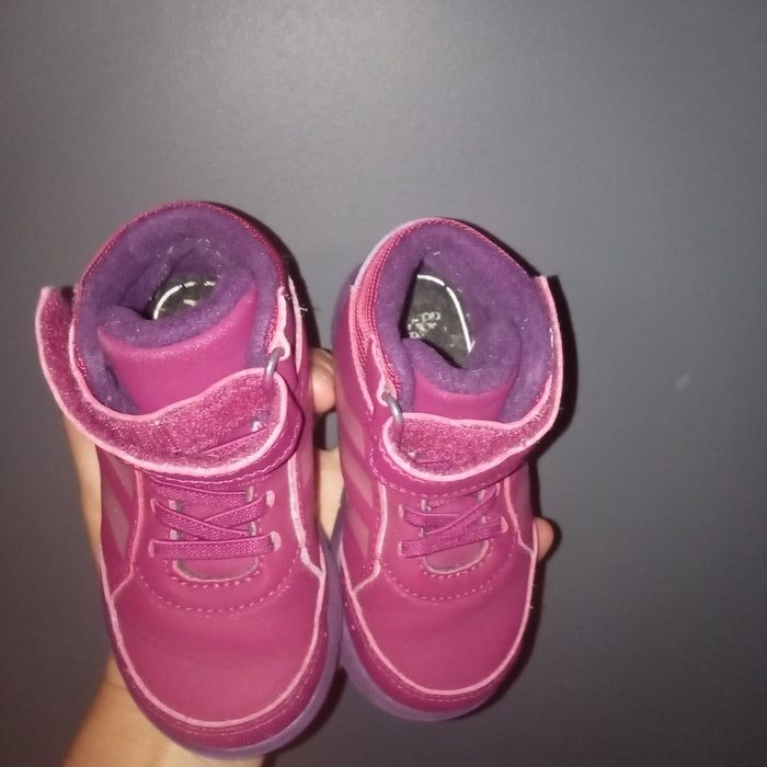 Buty niemowlęce adidas z cholewką