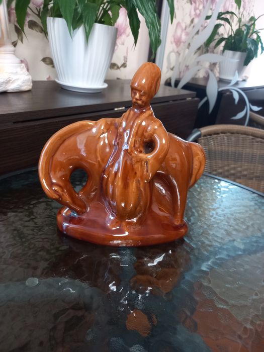 Сувенір старих часів, Козак і кінь. В ідеалі 20 × 20 см
