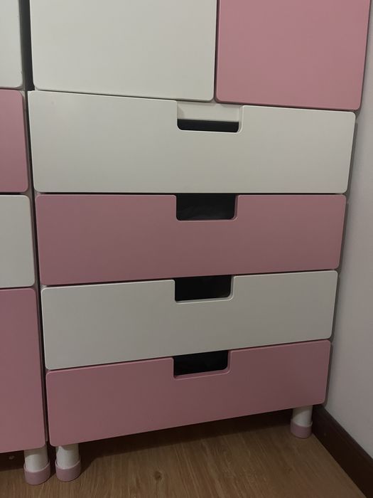 Conjunto de armário e gavetas