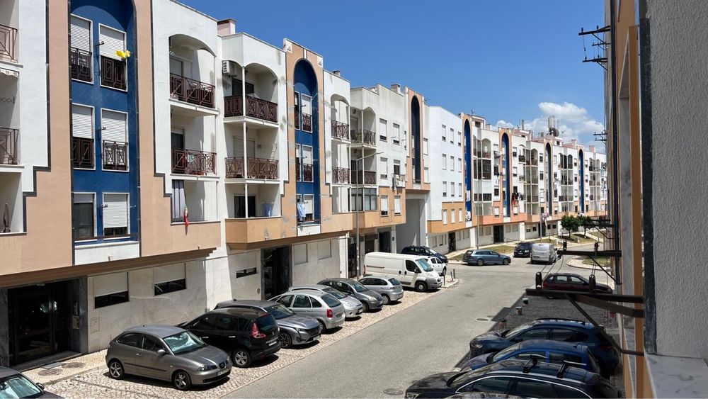 Apartamento T3 novo com garagem.