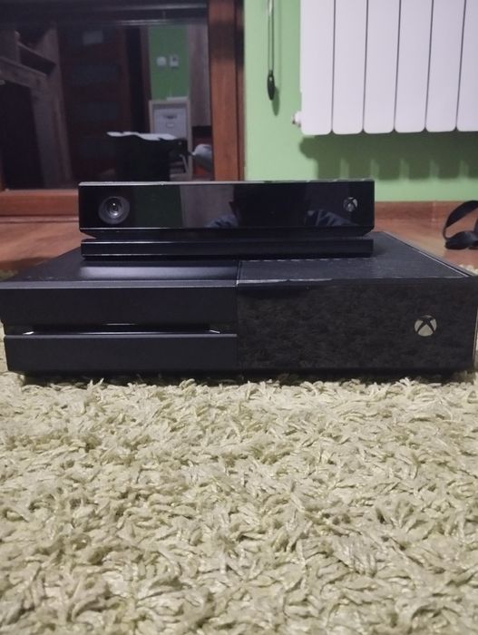 Konsola Xbox One 500gb + kinekt + 7 gier BEZ KONTROLERA