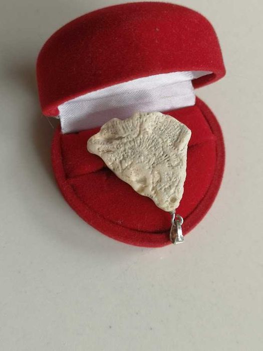 zawieszka egzotyczna koral perła