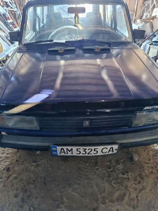 Автомобіль ВАЗ 2104