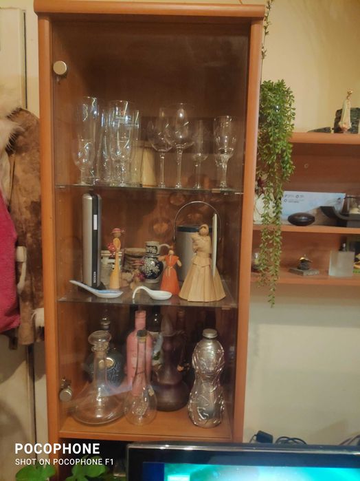 Móveis de sala de estar e jantar.