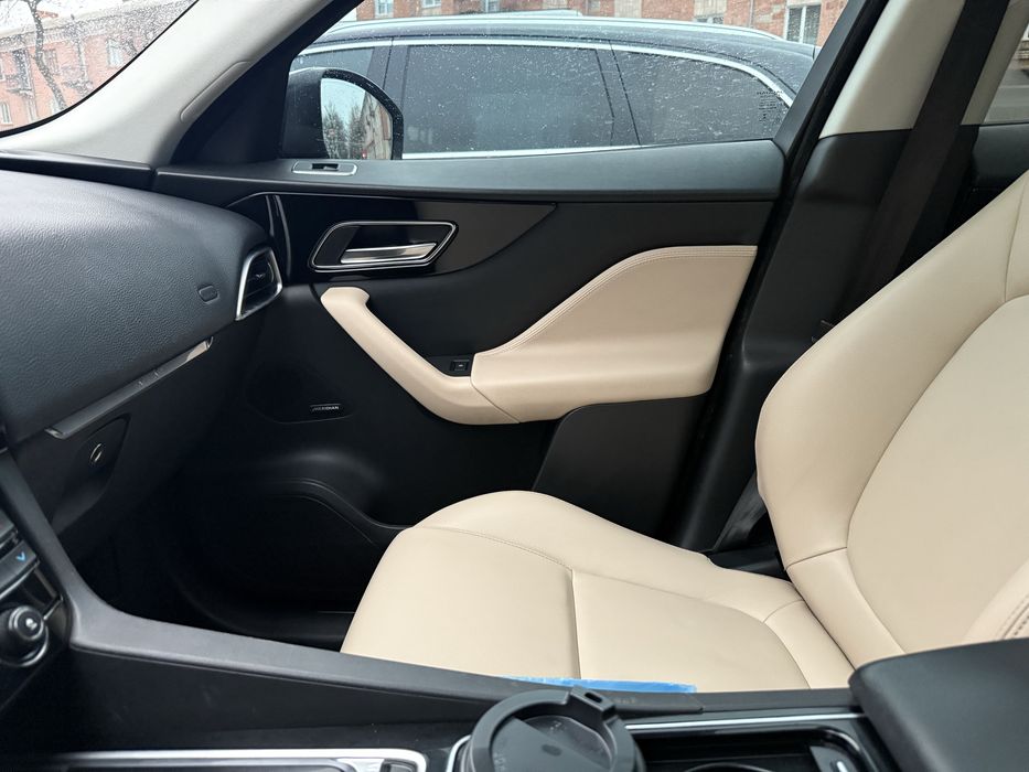 Продам Jaguar f-pace 2017