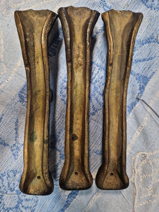Stare żeliwne nóżki 3 sztuki