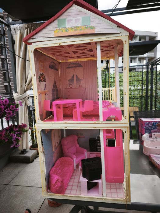 Domek dla lalek Barbie plus gratisy