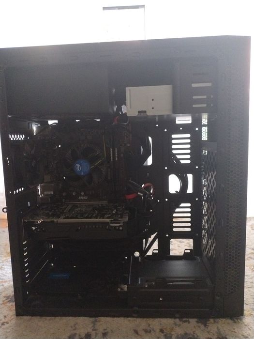 Komputer stacjonarny