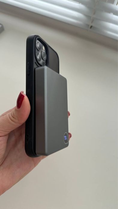 Павербанк ROCOREN 10000 mAh Magnetic PowerBank