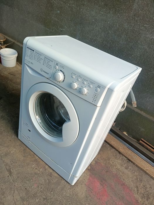Стиралка Indesit 6кг