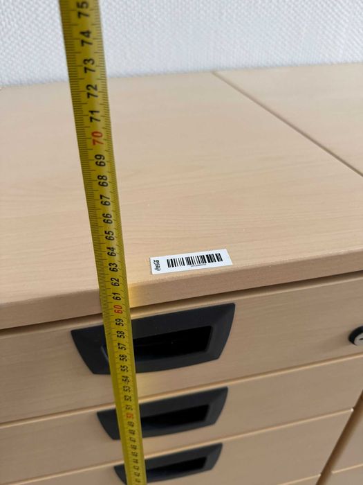 Kontenerek pod biurko KINNARPS jezdny na kółkach kontenerki biurowe