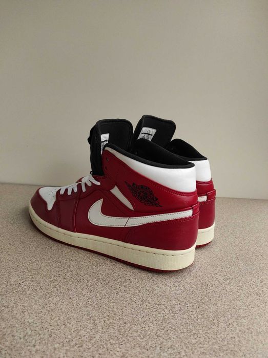Кроссовки Jordan 1 Mid Chicago