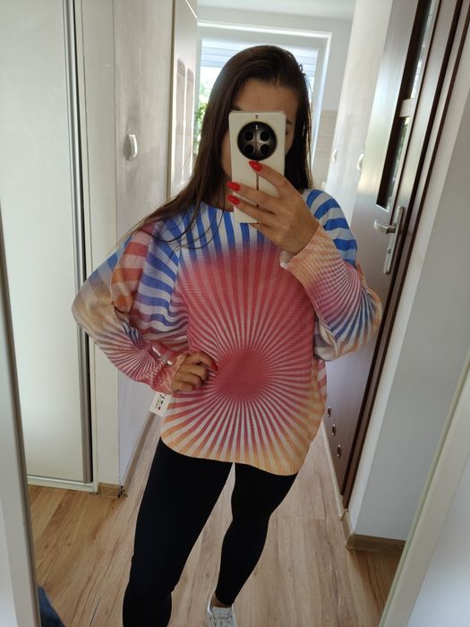 Kolorowy sweter uniwersalny nowy L XL