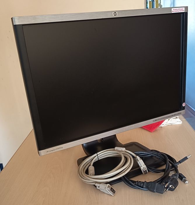 Монітор 22" 75Гц HP. Без недоліків. Регульовані кут, висота, орієнтація вертикальна / горизонтальна