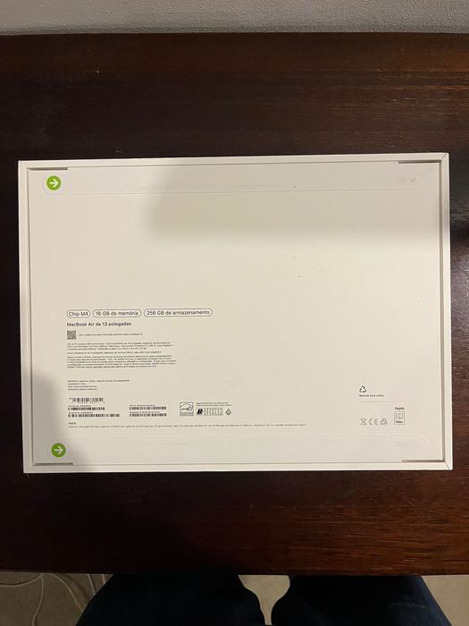 MacBook Air 13" M4 (2025) Teclado português (Ainda fechada!)