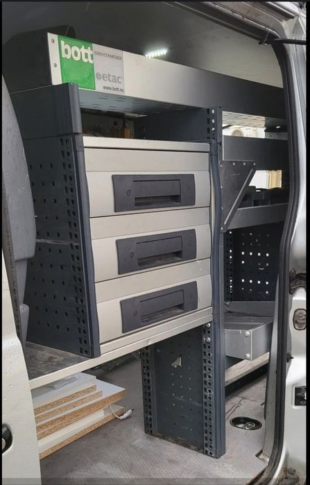 Regały do busa  Bott