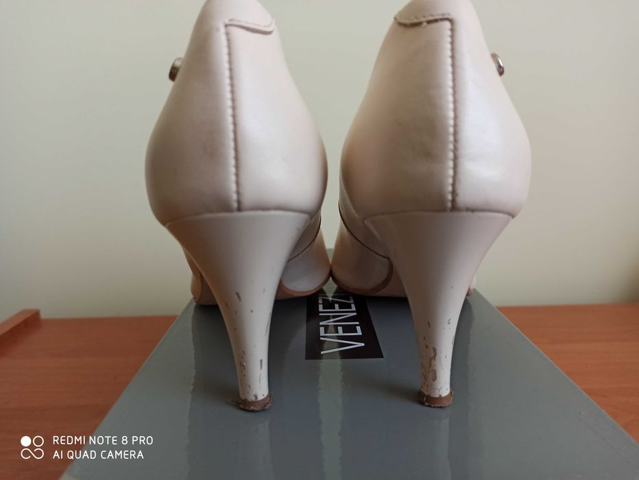 Buty na obcasie Venezia r.39 beżowe